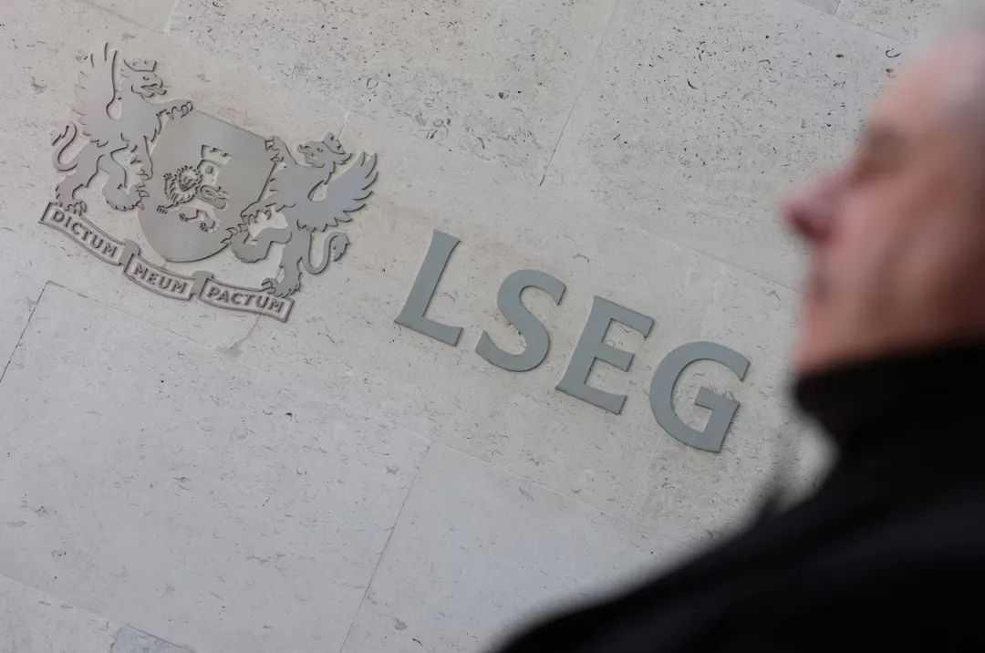 UK Stocks Trade Sideways; Energy Sector Under Pressure
